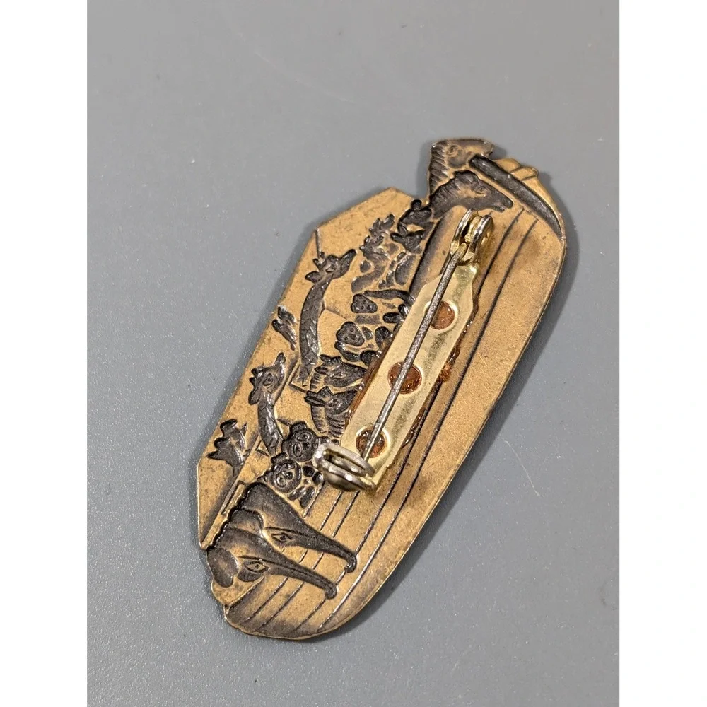 Vintage Noahs Ark‎ Brass Relief Scenic Brooch Pin
